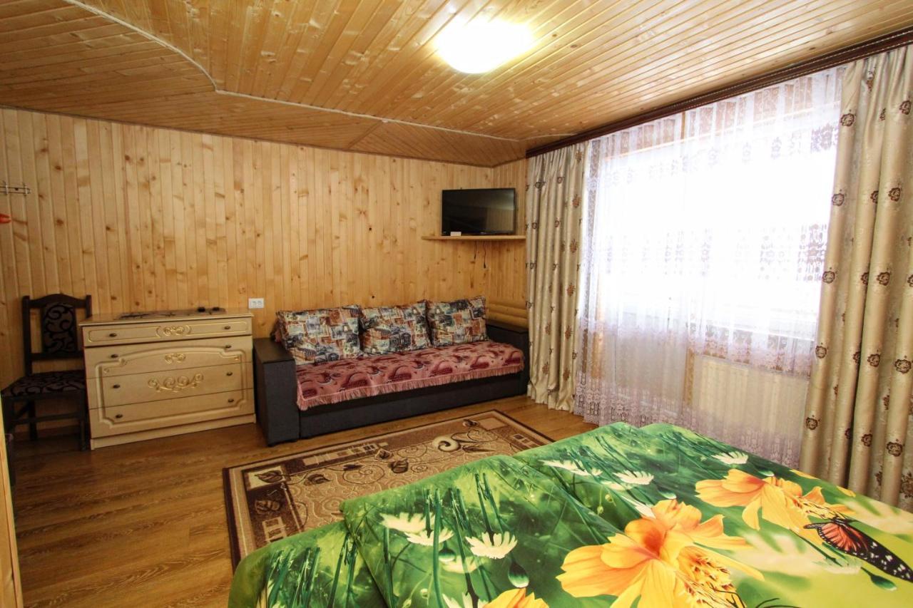 Садиба "У Валентини" Yablunytsya Exterior photo
