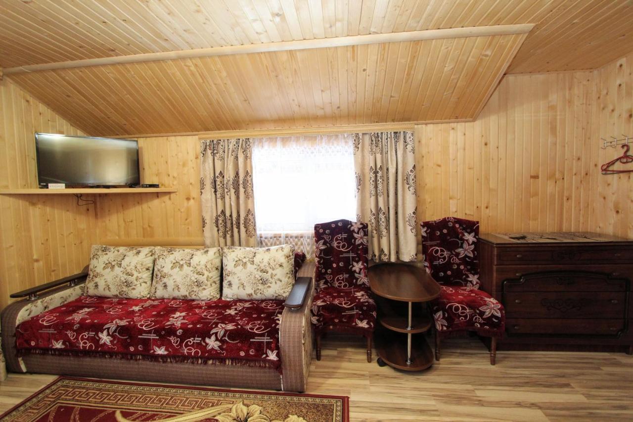 Садиба "У Валентини" Yablunytsya Exterior photo